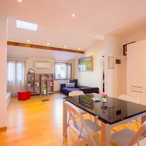 https://ca-lunetta-5-from-st-mark-square.hotelinveneto.com