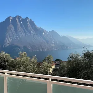 Happy Guest - Blue Riva di Solto